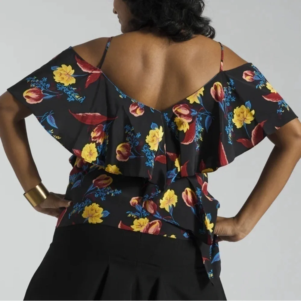 $300 100% Silk Diane Von Furstenberg Top - Picture 2 of 7